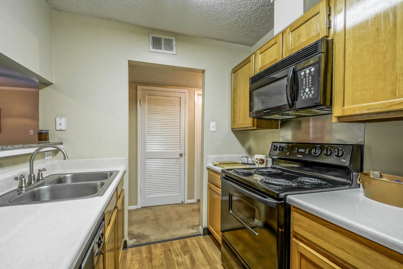 Photos and Video of Emberwood Apartments in Lafayette, LA