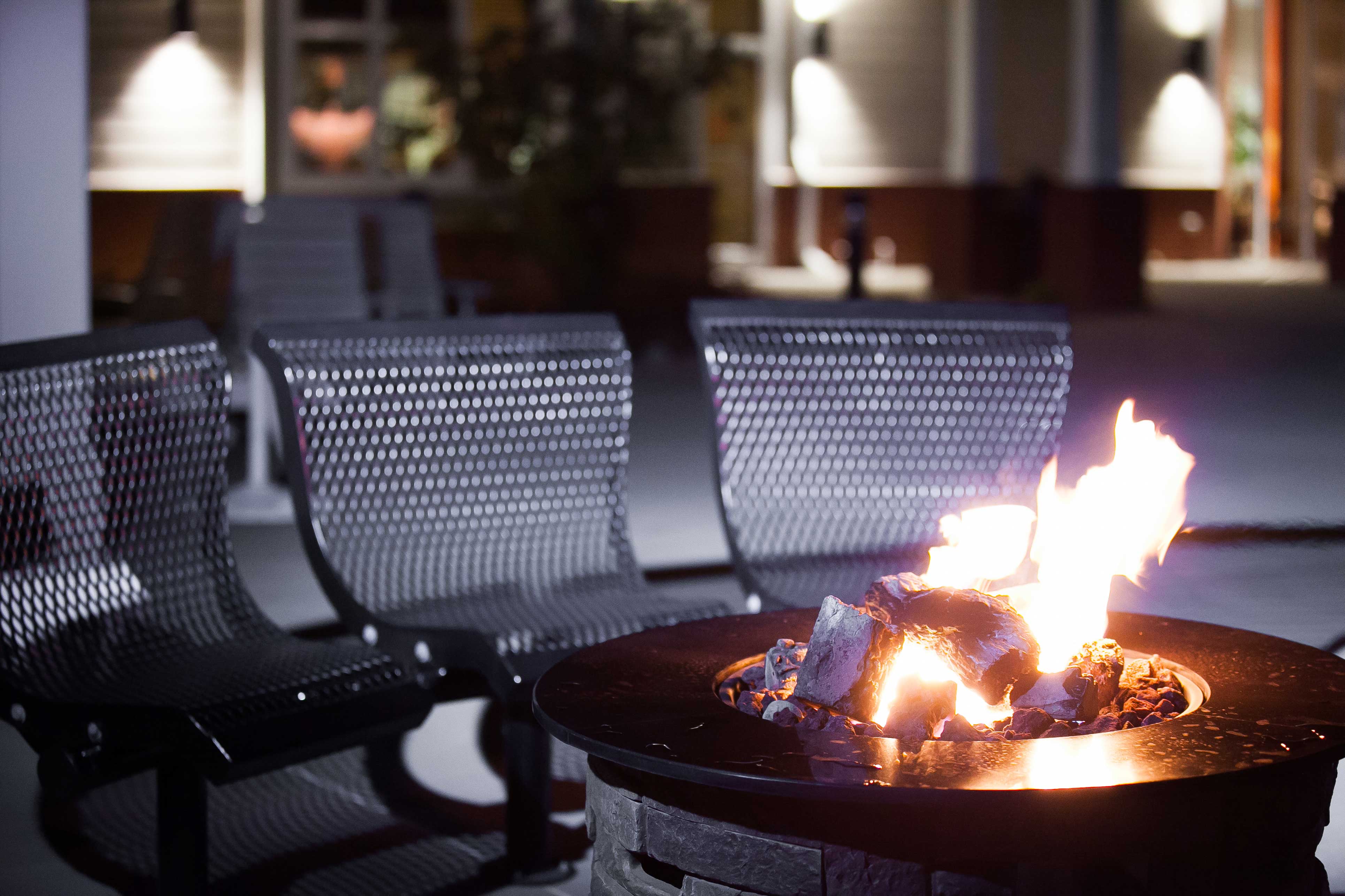 1200 Acqua Luxury Apartments in Petersburg, Virginia close to Fort Lee.