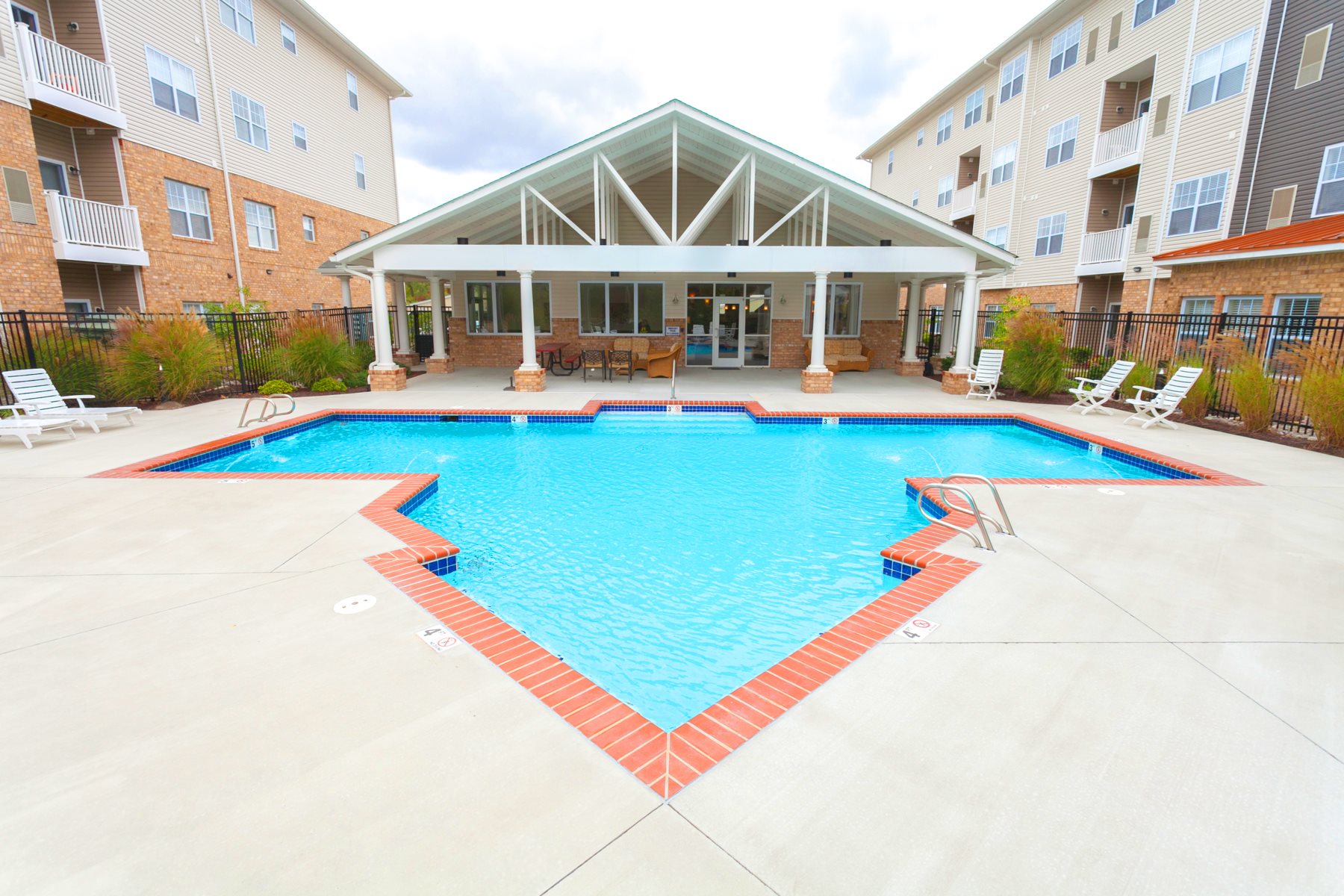 900 Acqua Apartments Luxury Living for Seniors 62+ in Virginia Beach