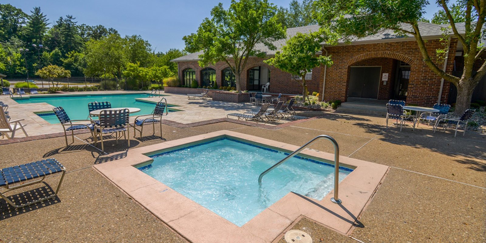 Apartments in Ballwin | Manchester, MO | Reflection Cove