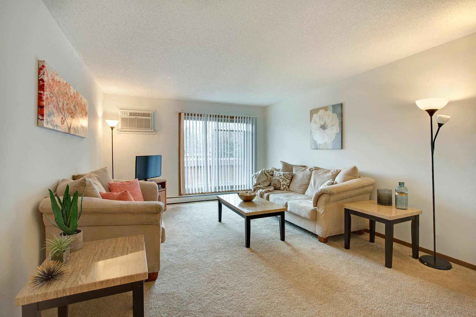 Silver Ridge Apartments in Maplewood, MN