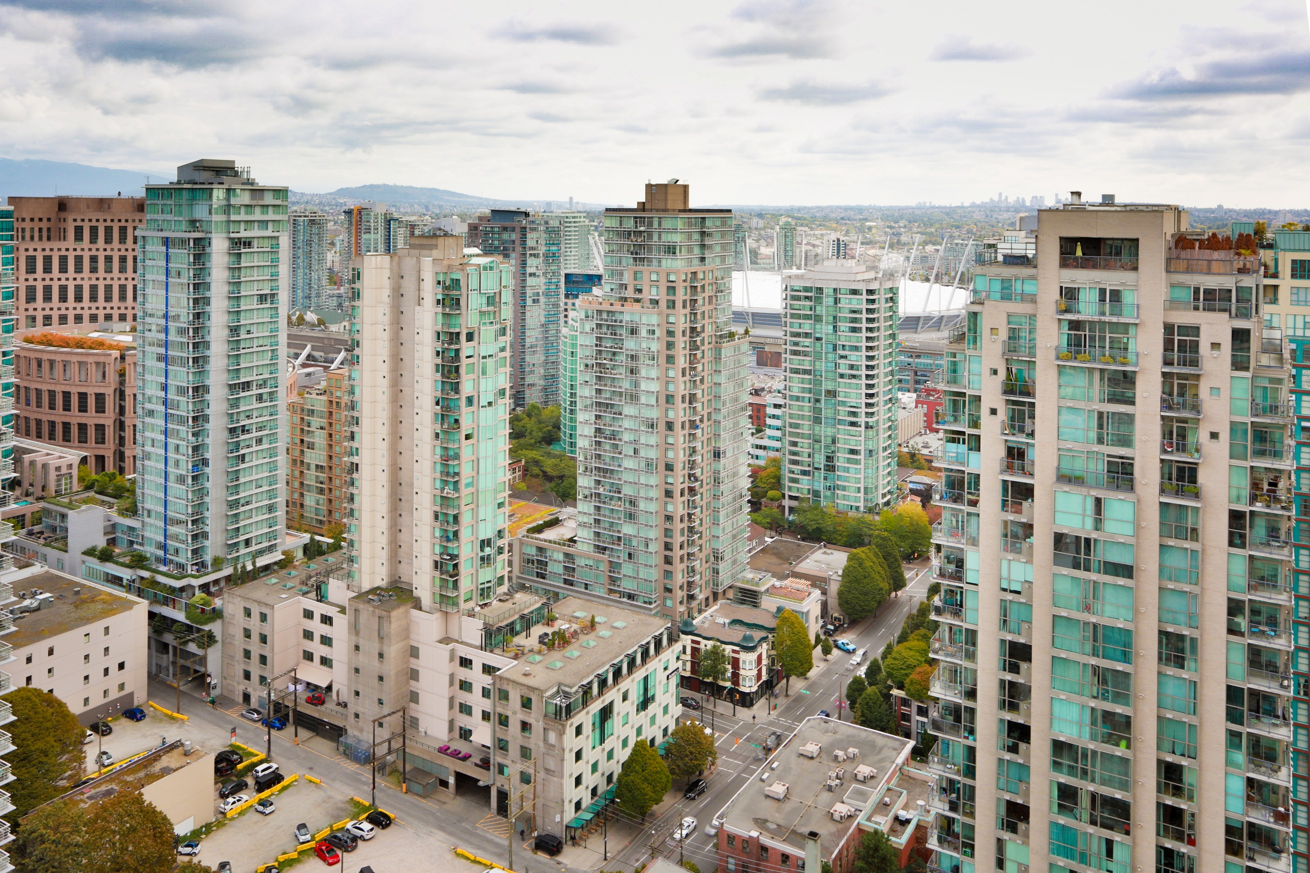 Photos and Video of Metropolitan Towers in Vancouver, BC