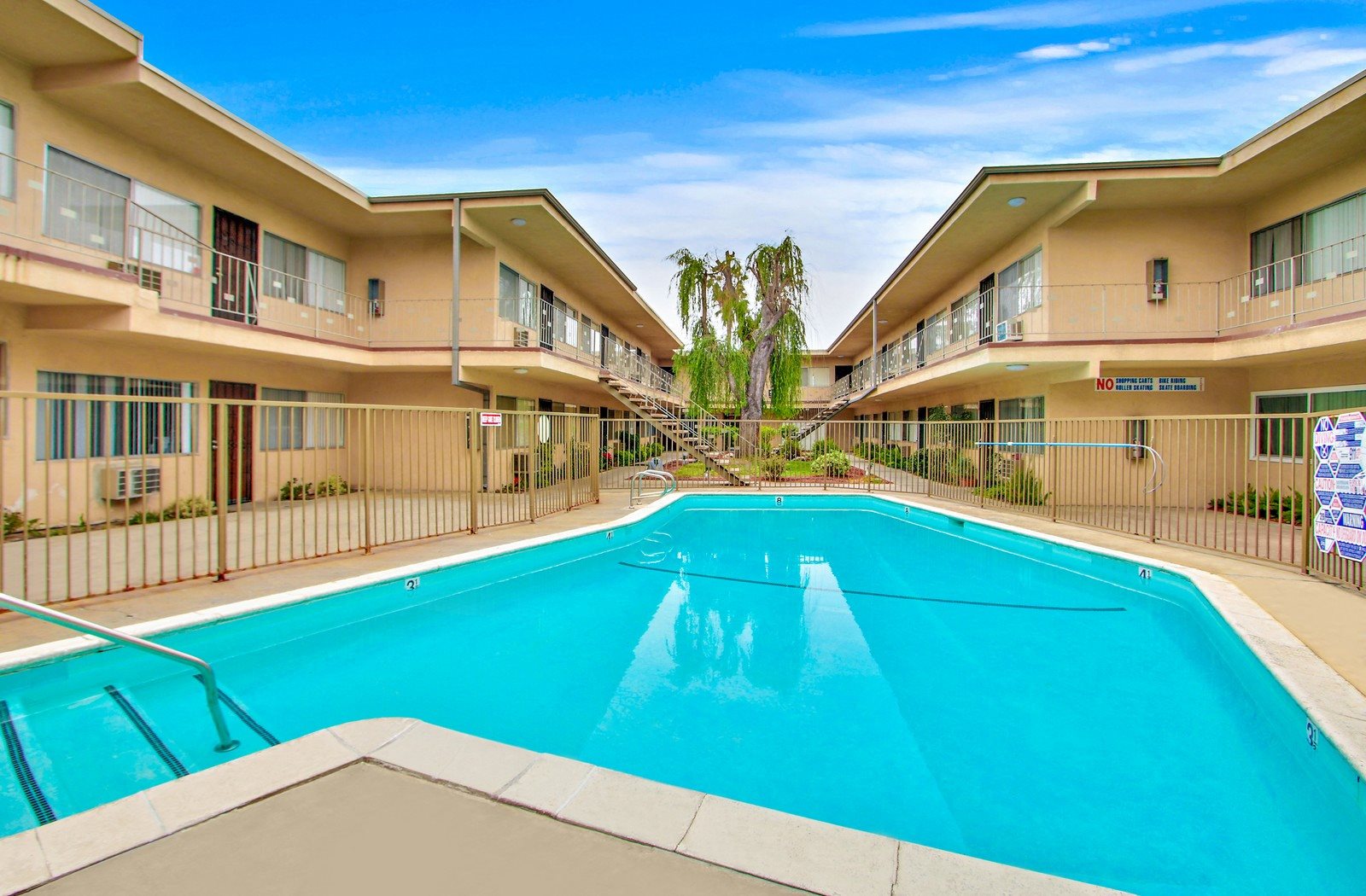 Apartments In North Hollywood Los Angeles Ca 11750 Kittridge Los Angeles Homepagegallery 1 2