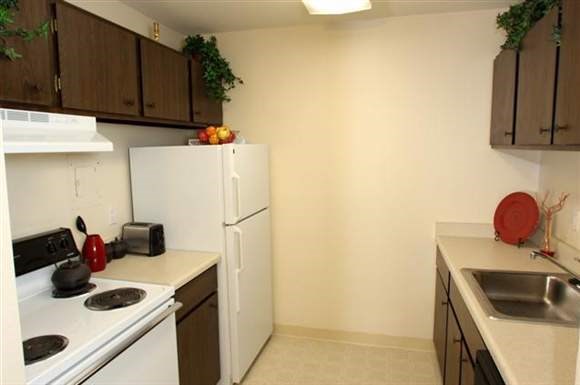Arbor Lakes At Middleton Apartments 3511 Roma Lane