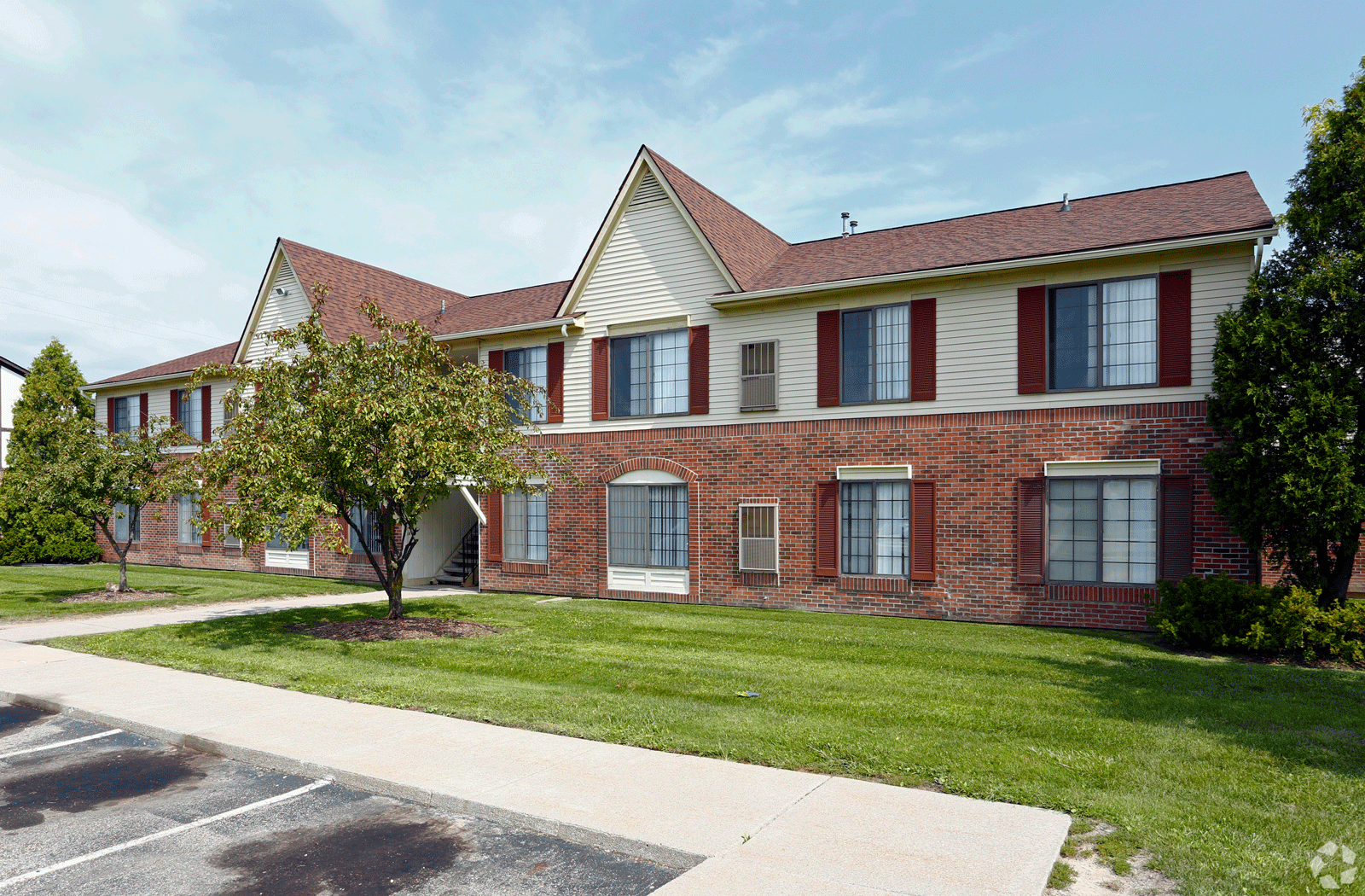 Garfield Commons | Apartments in Clinton Twp, MI