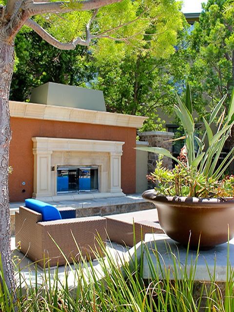 Outdoor Lounge at ALARA Links at Westridge Apartment Homes, 25330 Silver Aspen Way