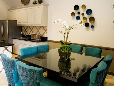 Dining Area at ALARA Links at Westridge Apartment Homes, 25330 Silver Aspen Way, CA