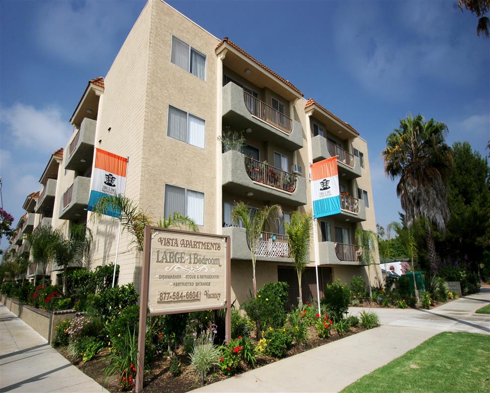 Photos Gallery of Vista Apartments in Mar Vista Photos