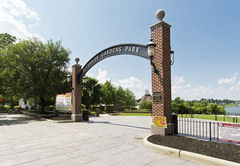 Nearby Riverside Gardens Park to West Side Lofts, Red Bank NJ 07701
