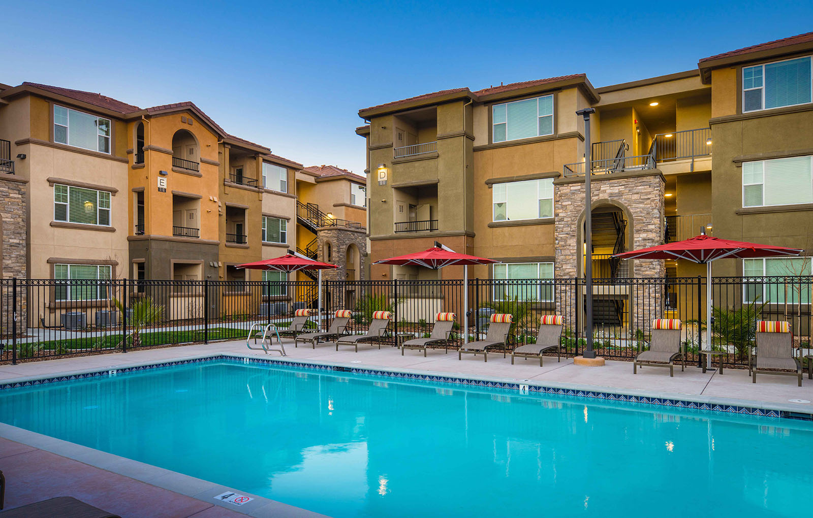 The Landing at College Square Apartments in Sacramento, CA
