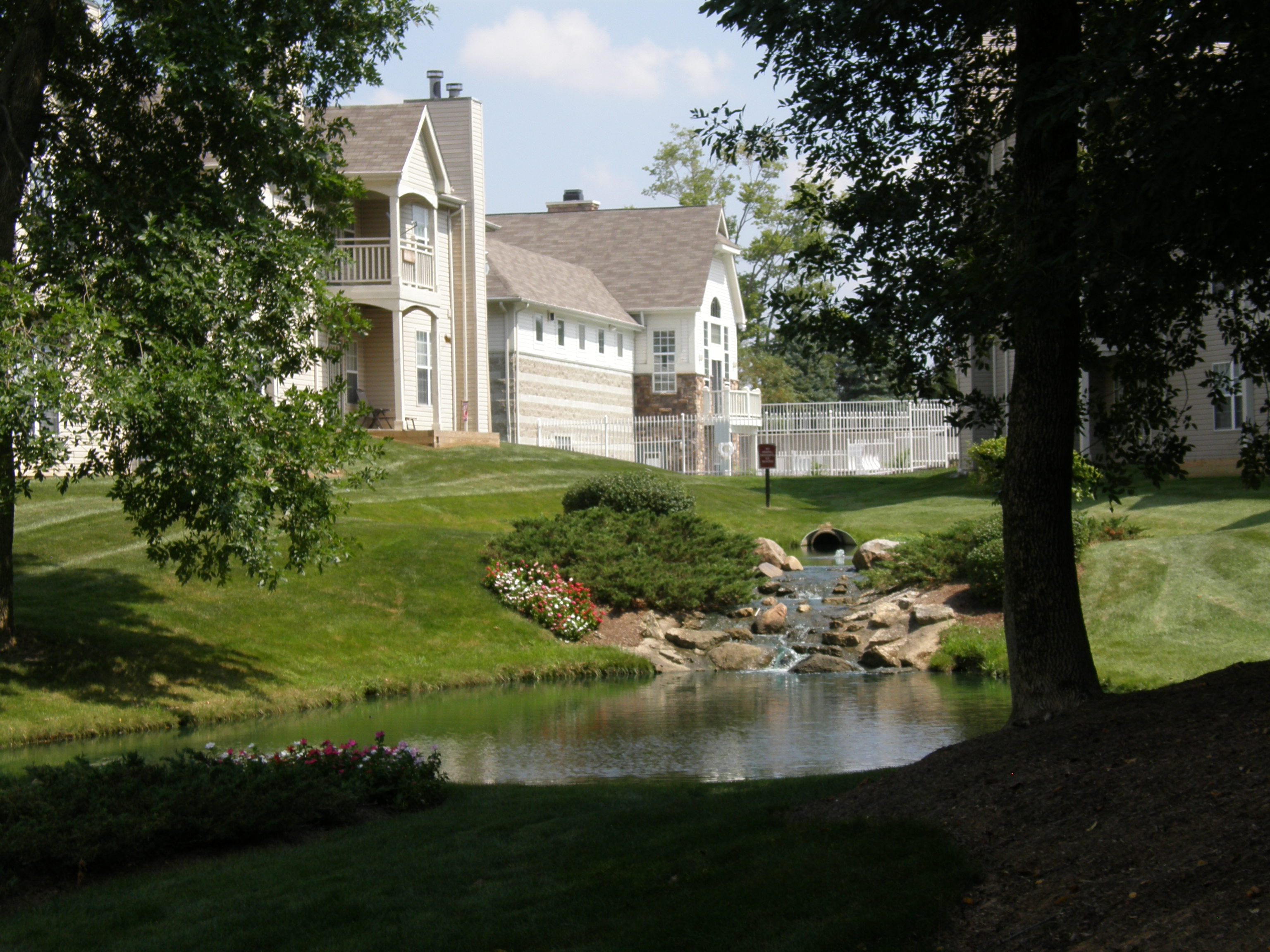 Sand Creek Woods Apartments in Fishers, IN