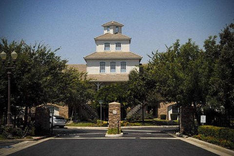 1650 E Shepherd Ave 1-3 Beds Apartment for Rent