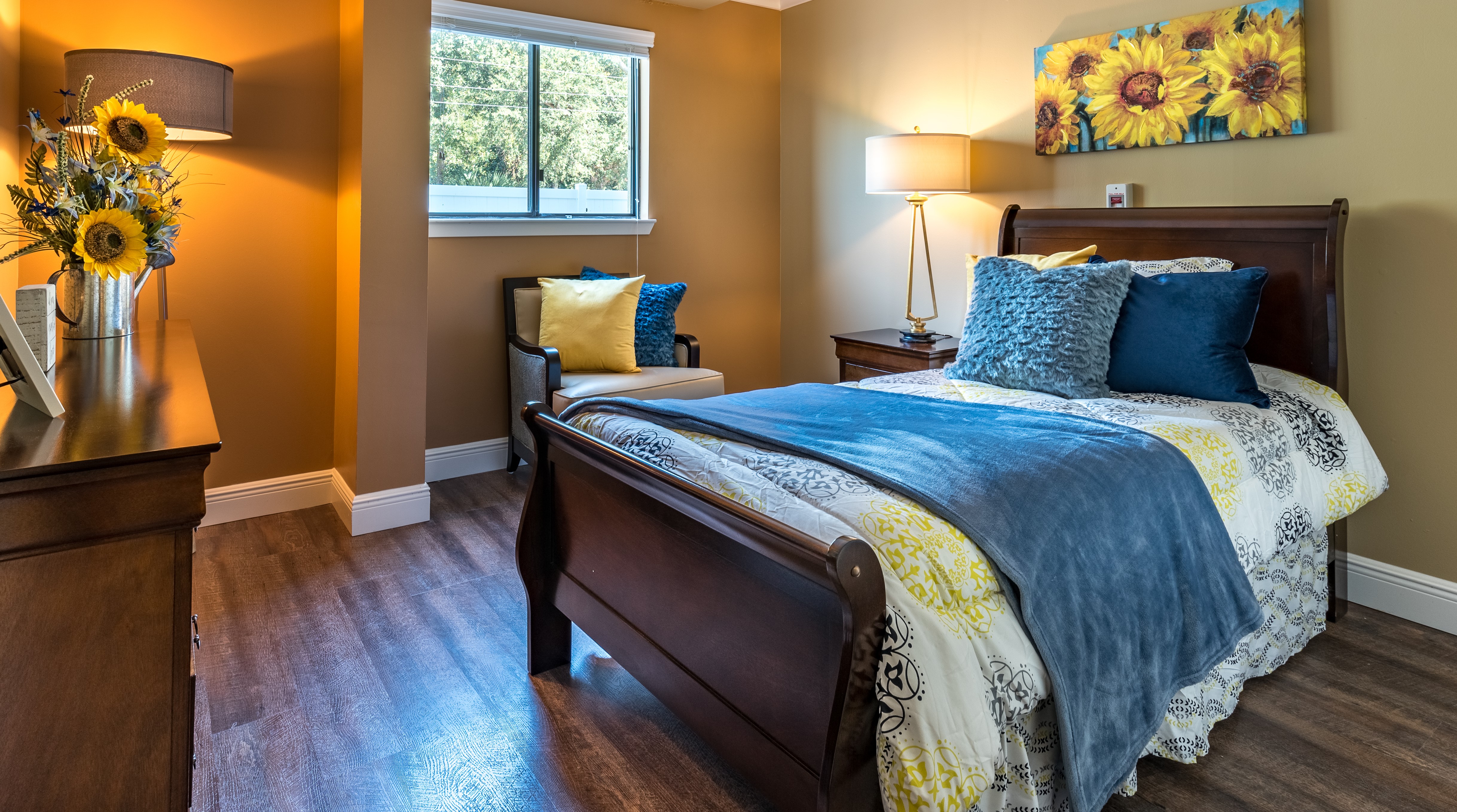 A luxurious bedroom at The Meridian at Lantana