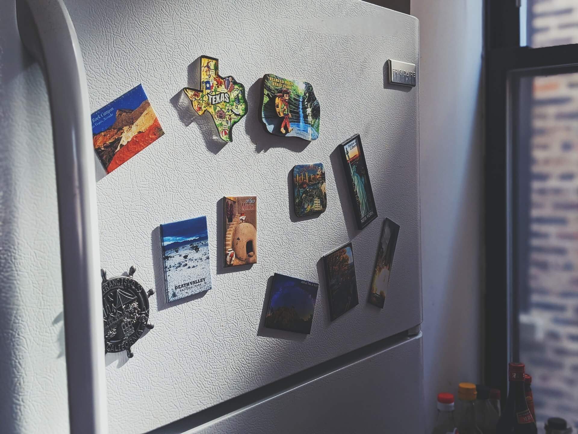 refrigerator clutter