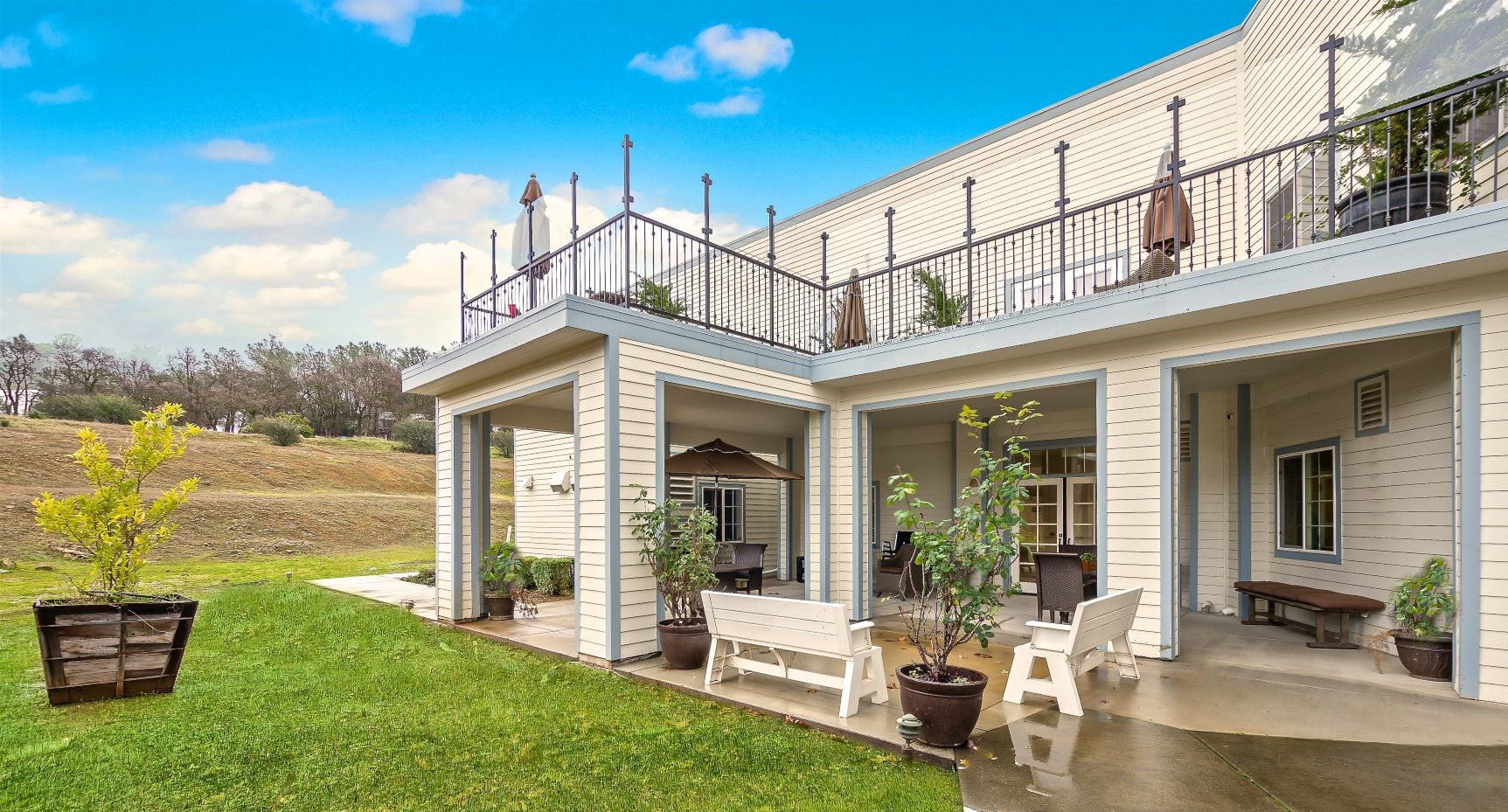 A wonderful life awaits at Pacifica Senior Living Country Crest