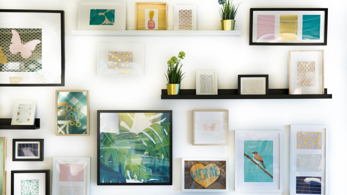 Photos Hanging