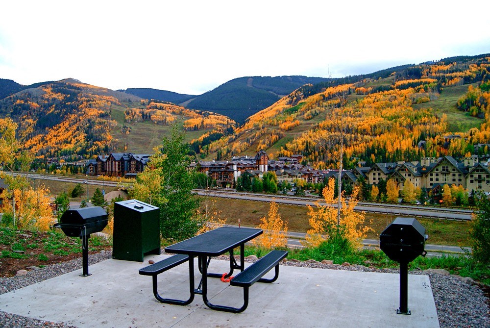 Picnic Area With Grilling Facility at Middle Creek Village LLC, Colorado