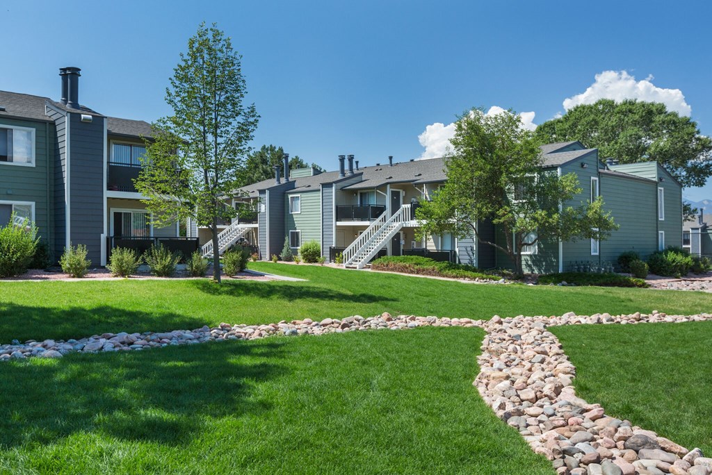 Courtyard With Green Space at The Glen at Briargate, Colorado Springs, Colorado