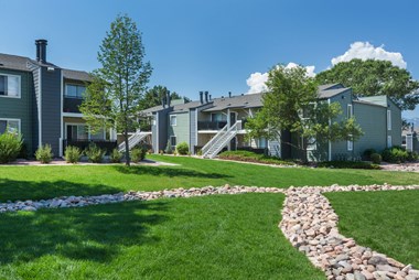Courtyard With Green Space at The Glen at Briargate, Colorado Springs, Colorado - Photo Gallery 2