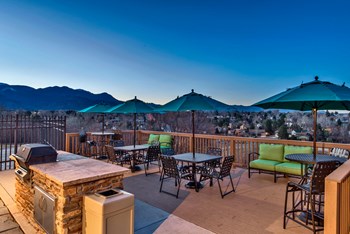 Outdoor Dine Outdoor Dine at Bonterra Lakeside Apartments, Colorado Springs, 80906 - Photo Gallery 2