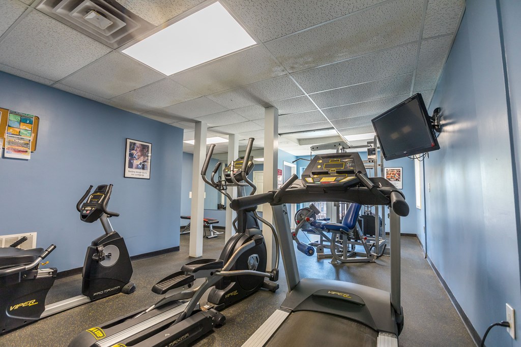 cardio equipment in the gym at belgard apartments