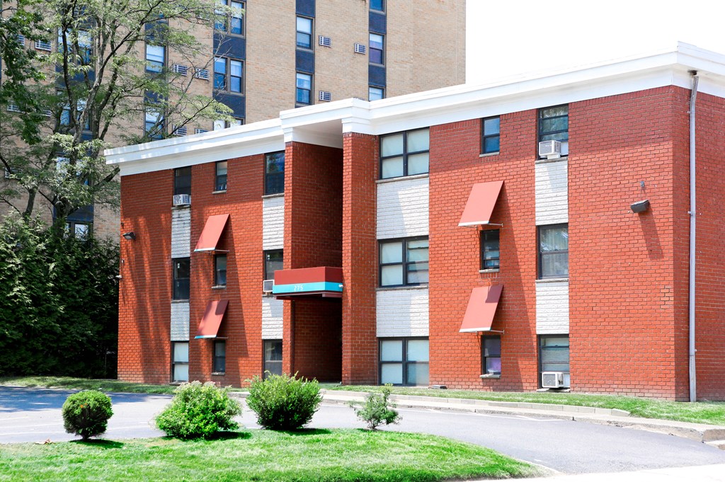 the building where the hotel is located