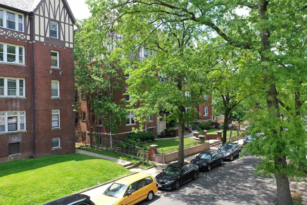 17 Summit Street
