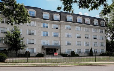 394 South Harrison Street 1-2 Beds Apartment for Rent - Photo Gallery 1
