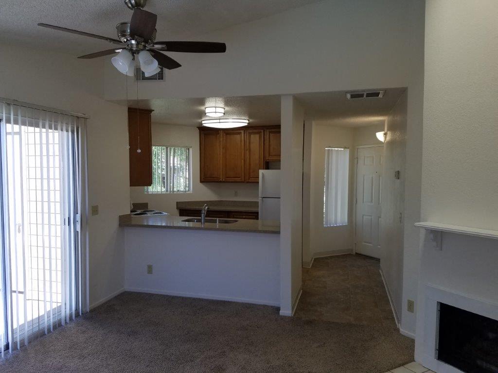 2x2 Kitchen/Living room