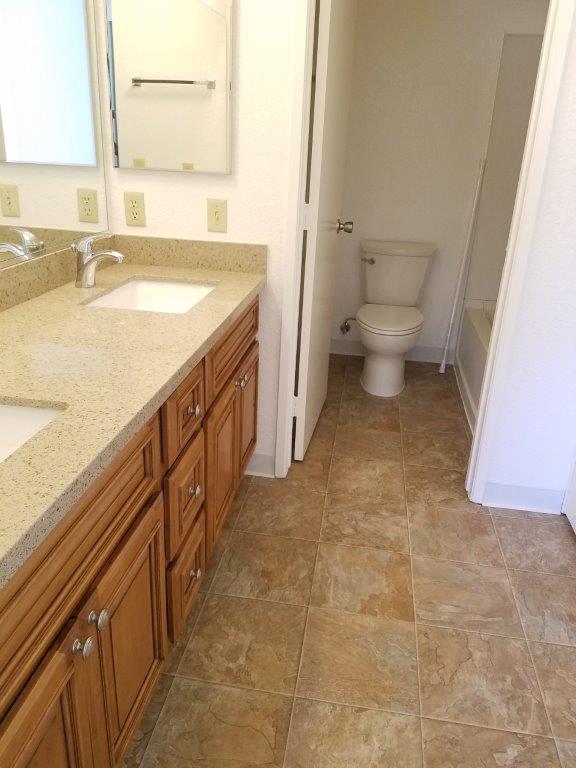 2x2 Bedroom Bathroom