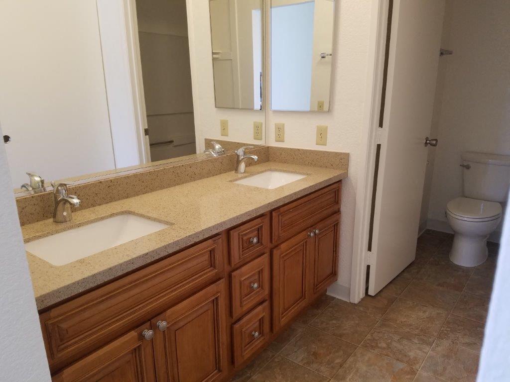 2x2 Bedroom Bathroom