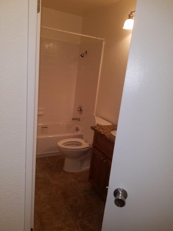 JR1x1 Bathroom