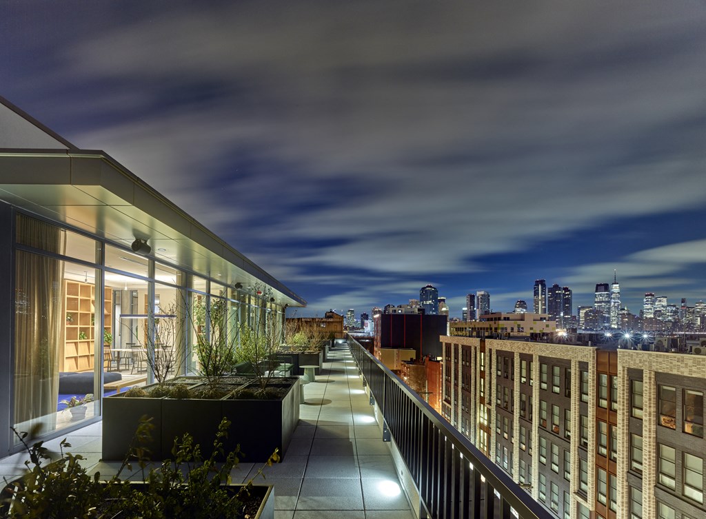 The Hazel offers breathtaking views of the iconic New York City skyline, with towering skyscrapers, shimmering lights, and the majestic Hudson River, immersing residents in the dynamic energy and beauty of the bustling metropolis.