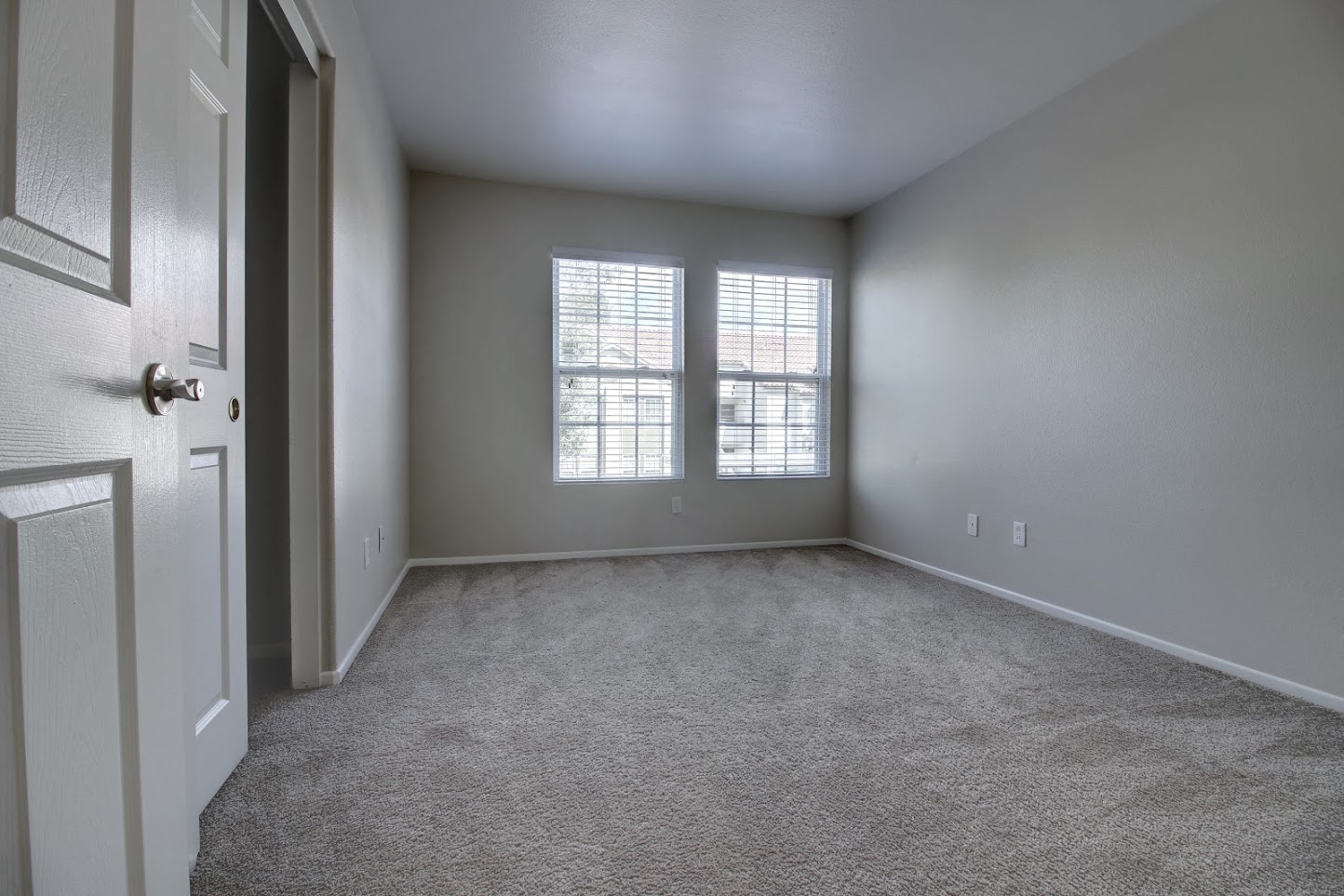 Plush carpeting at Legends at Rancho Belago, Moreno Valley, CA