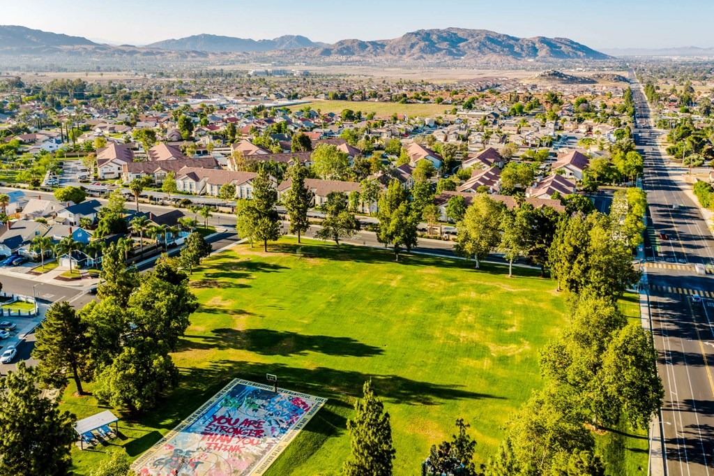 Large Green Landscape at Legends at Rancho Belago, Moreno Valley, California