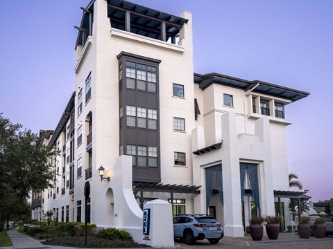 Elegant Exterior View at Azul Baldwin Park, Orlando