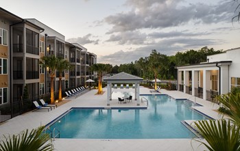 Pool Deck Pre Sunset - Photo Gallery 5