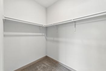 Ryder Ridge-Walk-In Closet