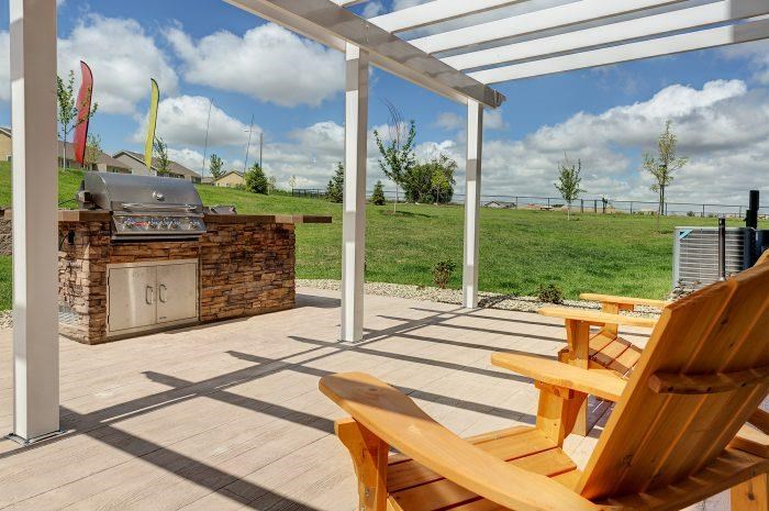 Grill and Deck at Bluffs of Williston Apartments ND