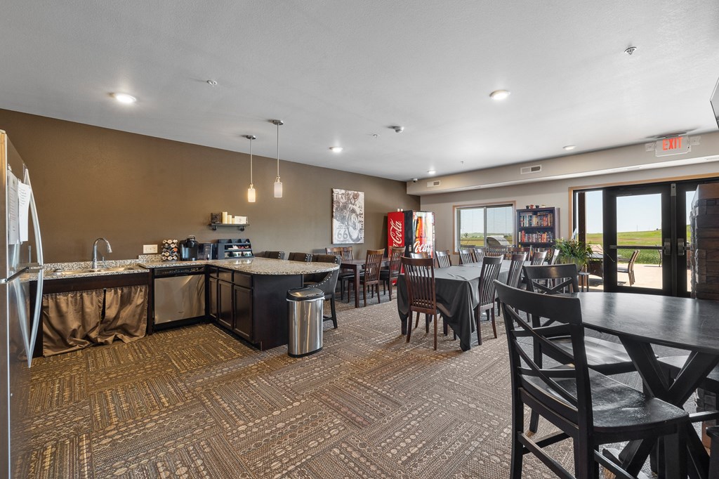 the reserve at bucklin hill clubhouse resident lounge