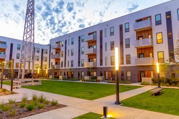 601 E Vine Street Studio-2 Beds Apartment, Loft for Rent - Photo Gallery 4