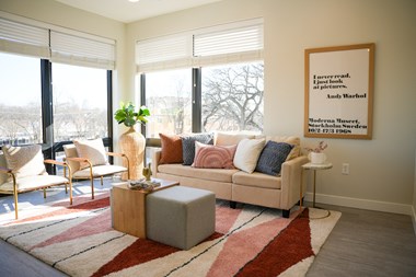 2530 University Avenue 2 Beds Apartment for Rent
