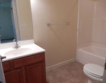 Union Place Bathroom - Photo Gallery 3