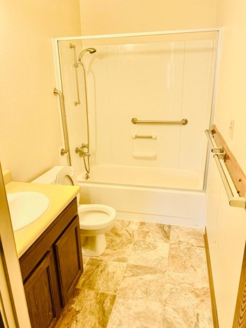 Bathroom - Photo Gallery 5
