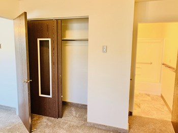 Bedroom Closet - Photo Gallery 4