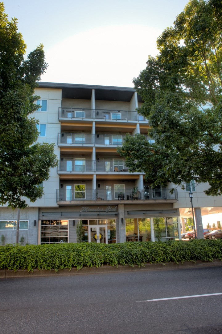 the building in which the hotel is located