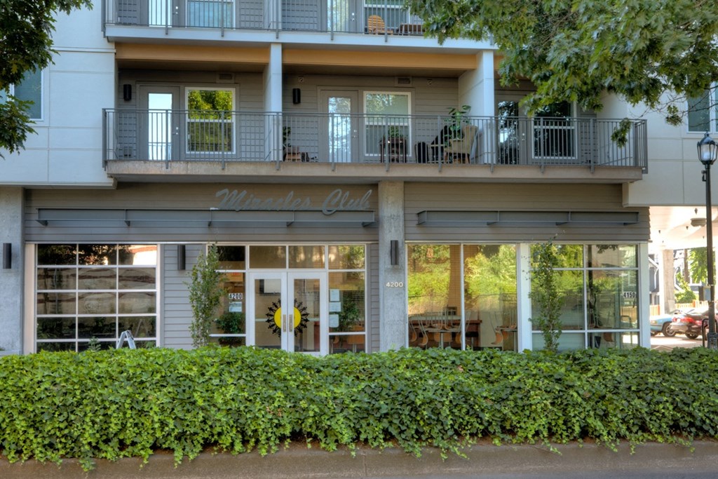 the building in which the hotel is located