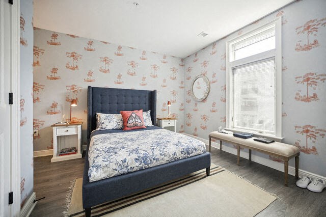 a bedroom with a bed and a window at Park Kennedy, Washington, 20003