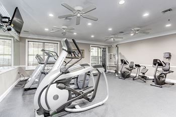 Fitness Center at County Center Crossing Apartments in Woodbridge, VA