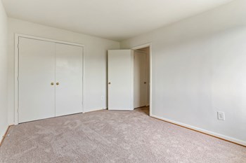 Apartment Interior Apartment Interior at The Fields of Alexandria, Alexandria, Virginia - Photo Gallery 4